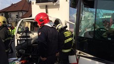 Nehoda autobusu s nákladním vozem ve Strašnicích (3.1.2014) Nehoda autobusu s nákladním vozem ve Strašnicích (3.1.2014)