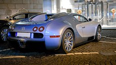 V esku jezdí dv Bugatti Veyron. První koupil majitel nové v roce 2007, druhé...