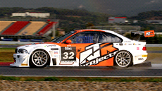 Závodní BMW M3 GTR má výkon pes 400 koní