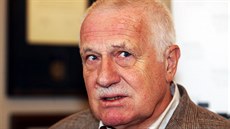 Bývalý prezident Václav Klaus je proti bourání lustraního zákona, spor premiéra s hlavou státu o ministry vnímá jako standardní vc.