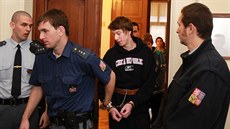 Krajský soud v Brně prodloužil vazbu třem mladíkům obviněným z březnové vraždy... Krajský soud v Brně prodloužil vazbu třem mladíkům obviněným z březnové vraždy...