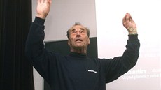 Astronom Josip Kleczek při přednášce (2002). Astronom Josip Kleczek při přednášce (2002).