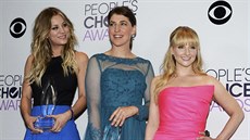 Kaley Cuoco, Mayim Bialiková a Melissa Rauchová (8. ledna 2014)