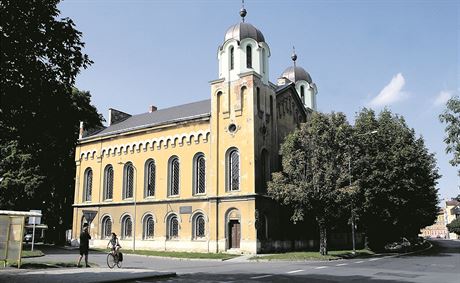 Tak synagoga v Krnov vypadala jet ped nkolika roky.