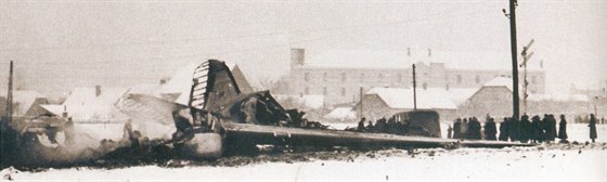 Nehoda letadla v Hostivici, kterou nepeilo 13 lidí. (12.1.1954)