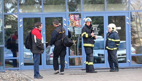 Policisté a hasii obsadili budovu zlínského soudu kvli anonymnímu nahláení...