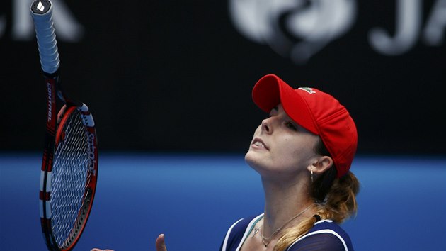 ACH JO. Alize Cornetov se zlob v utkn s Mari arapovovou.