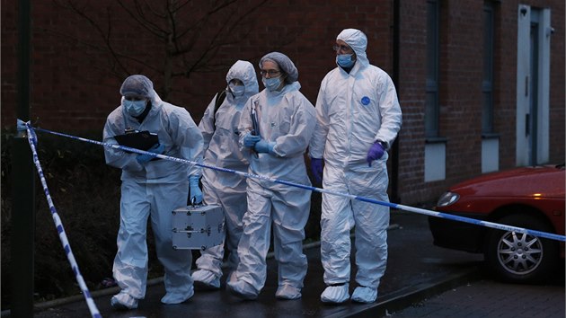 Po poheovanm Mikaeelu Kularovi ptraly kolem Edingurghu stovky profesionlnch zchran i obyejnch oban. (17. ledna 2014)