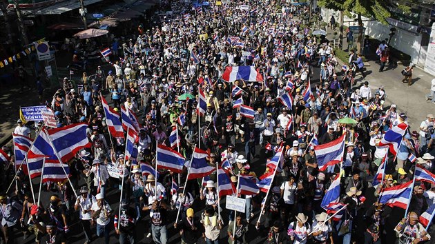 Tisce lid se v pondl dopoledne vypravily zablokovat centrum Bangkoku.