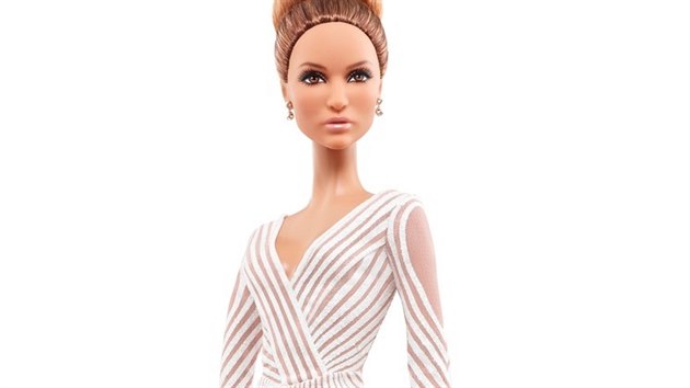 Jennifer Lopezov coby Barbie panenka