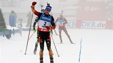 Simon Schempp se raduje z vítězství ve stíhacím závodě v Anterselvě. Simon Schempp se raduje z vítězství ve stíhacím závodě v Anterselvě.