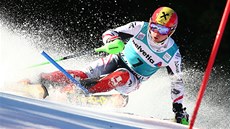 Marcel Hirscher ve slalomu v Adelbodenu. 
