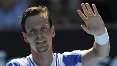 Tomá Berdych slaví postup do druhého kola Australian Open.