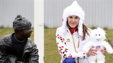 Vlajkonoška české výpravy Šárka Strachová předvedla olympijskou kolekci pro... Vlajkonoška české výpravy Šárka Strachová předvedla olympijskou kolekci pro...