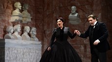 John Treleaven v roli Tannhäusera a Adriana Kohútková jako Alžběta ve Státní... John Treleaven v roli Tannhäusera a Adriana Kohútková jako Alžběta ve Státní...
