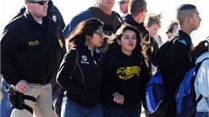 Na střední škole v Roswellu ve státě Nové Mexiko student vážně postřelil dva Na střední škole v Roswellu ve státě Nové Mexiko student vážně postřelil dva
