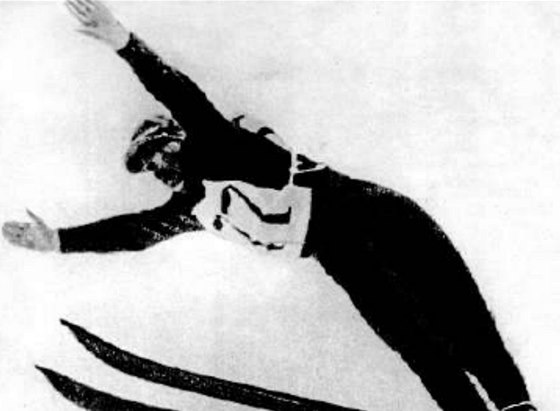 SKOK PRO BRONZ. Rudolf Burkert istým stylem skáe pro bronz ve Svatém Moici.