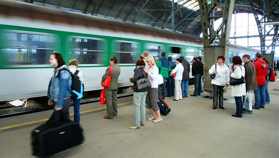 elezniní koridor urychlí cestování z Prahy do Budjovic (Ilustraní foto)