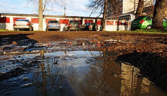 idii v Pardubicích vyuívají k parkování i nevhodná místa. Takto napíklad...