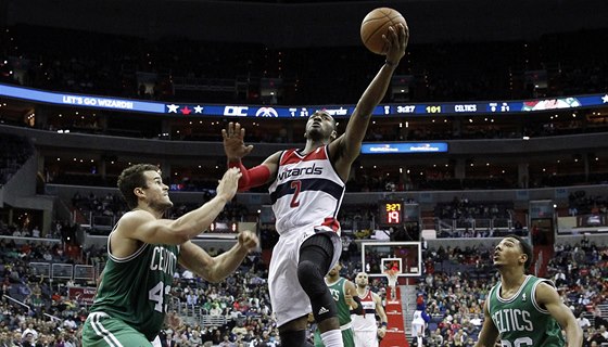 John Wall z Washingtonu zakonuje v utkání proti Bostonu. 