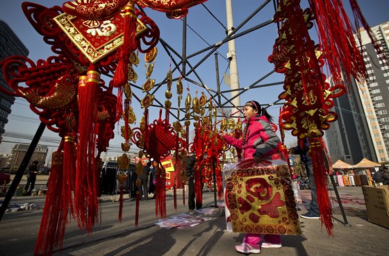 Pípravy na oslavu ínského nového roku v Pekingu (22. ledna 2014)