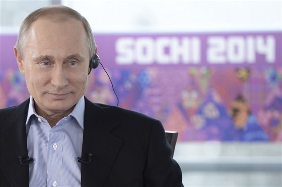 Ruský prezident Vladimir Putin na tiskové konferenci v Soi. 