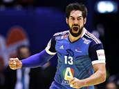 Francouzsk hzenk Nikola Karabatic se raduje z glu. 