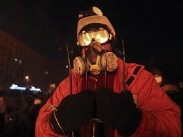 V ukrajinsk metropoli bhem noci pokraovaly stety mezi demonstranty a...