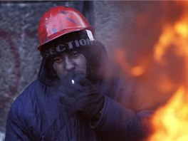 V Kyjev pokrauj stety mezi demonstranty a policisty (25. 1. 2014)