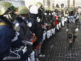 Protest na nmst Nezvislosti se astn i stoupenci radikln a krajn...