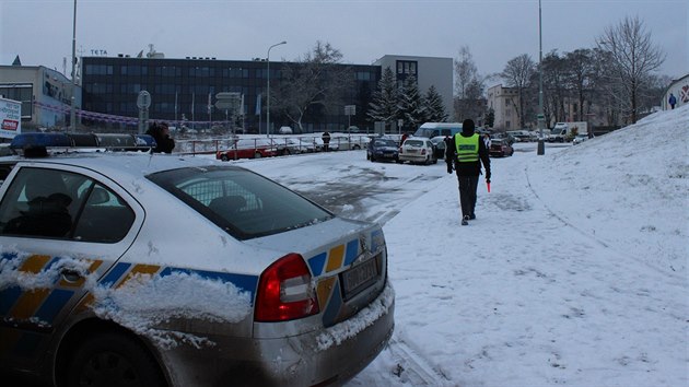 Klskou ulici v st nad Labem uzavela ve stedu rno hromadn nehoda sedmi aut.