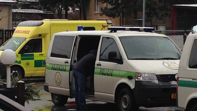 Policist pi zsahu v Roztokch u Prahy postelili mue, kter nsledn zemel (21.1.2014)