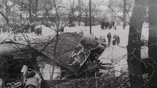 Pi elezninm netst v Zkolanech na Kladensku narazil  25. ledna 1964 neovladateln nkladn vlak do osobn soupravy stojc ve stanici. Zemelo 14 lid
