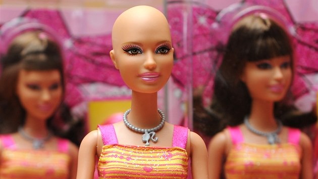 V roce 2014 dostaly Barbie bez vlas i esk dti, kter onemocnly rakovinou.