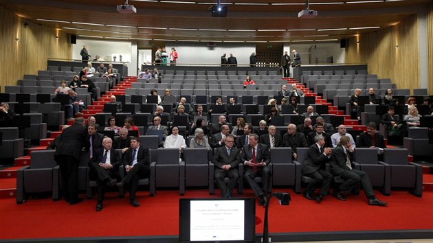 Olomouck Pedagogick fakulta m nov k dispozici modern pstavbu zamenou na vzkum. Takto to vypad uvnit.