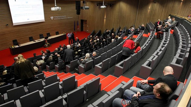 Olomouck Pedagogick fakulta m nov k dispozici modern pstavbu zamenou na vzkum. Takto to vypad uvnit.