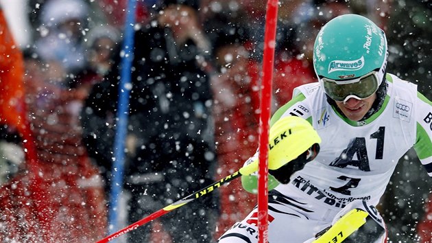 Nmeck slalom Felix Neureuther na trati v Kitzbhelu.