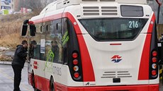 Elektrobus, který v praských ulicích zkouel dopravní podnik