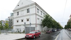Poslední část původně rozsáhlého areálu Vinohradského pivovaru. Ten záhadně... Poslední část původně rozsáhlého areálu Vinohradského pivovaru. Ten záhadně...