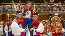 Letošní vlčnovský král se svou družinou. Letošní vlčnovský král se svou družinou.