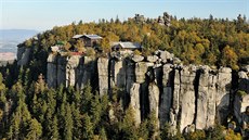 Letecký pohled na chatu na Hejovin v polských Stolových horách (28.9.2011)