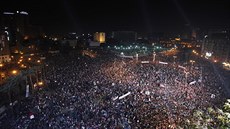 Námstí Tahrír v Káhie, symbol revoluce z roku 2011, se opt zaplnilo. (Egypt,...