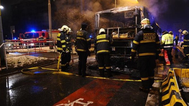 Hasii likvidovali v Novodvorsk ulici por linkovho autobusu (30.1.2014)