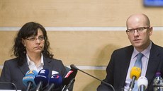 Premiér Bohuslav Sobotka uvedl do funkce ministryně práce a sociálních věcí... Premiér Bohuslav Sobotka uvedl do funkce ministryně práce a sociálních věcí...