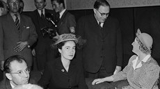 V září roku 1947 přijel na návštěvu Bratislavy prezident Edvard Beneš s V září roku 1947 přijel na návštěvu Bratislavy prezident Edvard Beneš s
