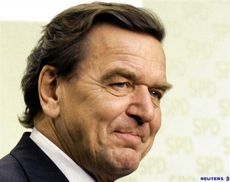 Stavbu plynovodu dohodli Gerhard Schröder s Vladimirem Putinem.