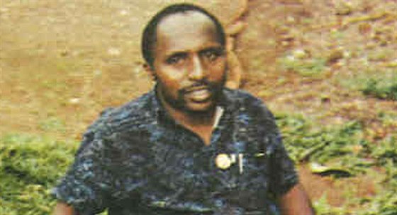Pascal Simbikangwa na nedatovaném archivním snímku