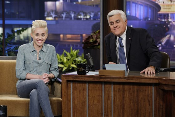 Zpvaka Miley Cyrusová se v The Tonight Show objevila 30. ledna 2014.
