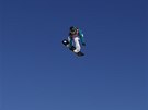 VYSOK SKOK. Torah Brightov v kvalifikaci slopestylu snowboardistek na