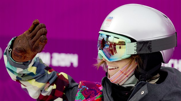 esk snowboardistka rka Panochov v cli po druhm kole olympijskho finle ve slopestylu. (9. nora 2014)